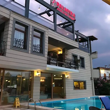 Ξενοδοχείο Palmyra 3*